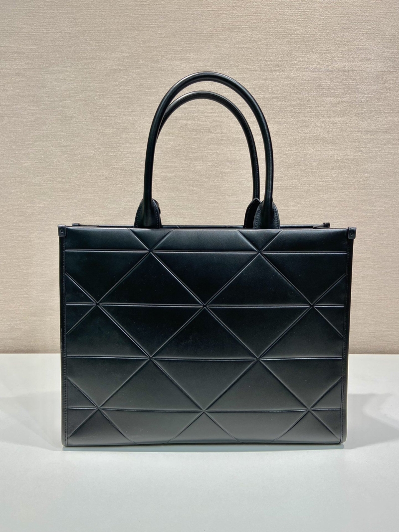 Pra*a tote bags